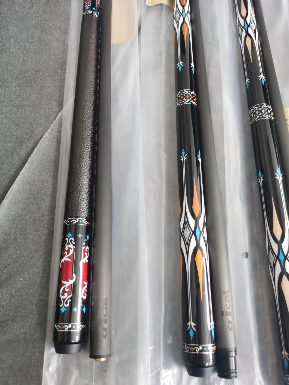 CRICAL Carbon Fiber Pool Cue Stick 11.5mm 12.5mm Uni-loc 3/8x8 Radial Pin Low Deflection Billiard Cue Stick Case Set